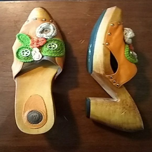 Wood clogs mules - Picture 2 of 3